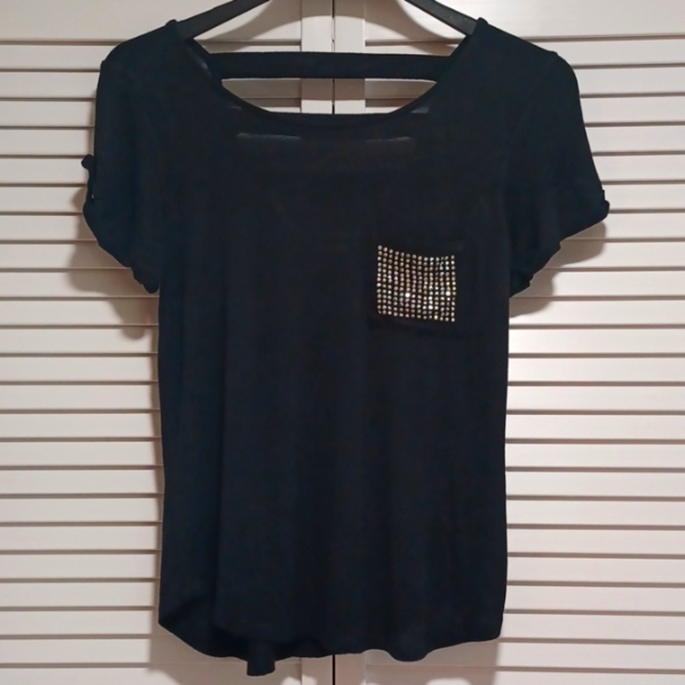 Black Cotton T-shirt w/ Bling Pocket and Semi-Open Back - L